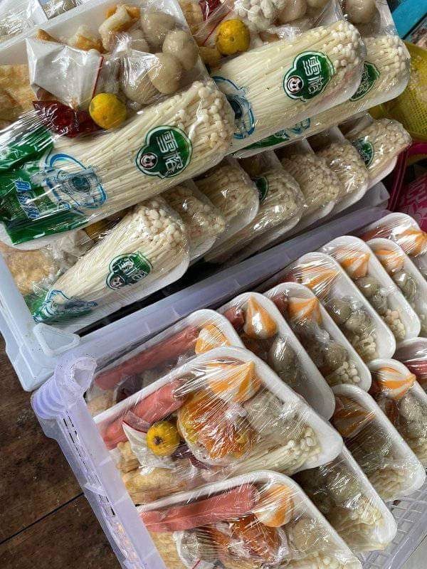 Frozen food vegetarian sehat dan praktis disimpan di dalam freezer